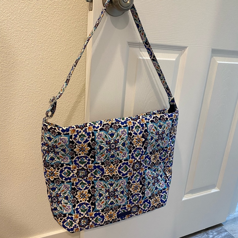 Vera Bradley hobo Lisbon Medallion Cool